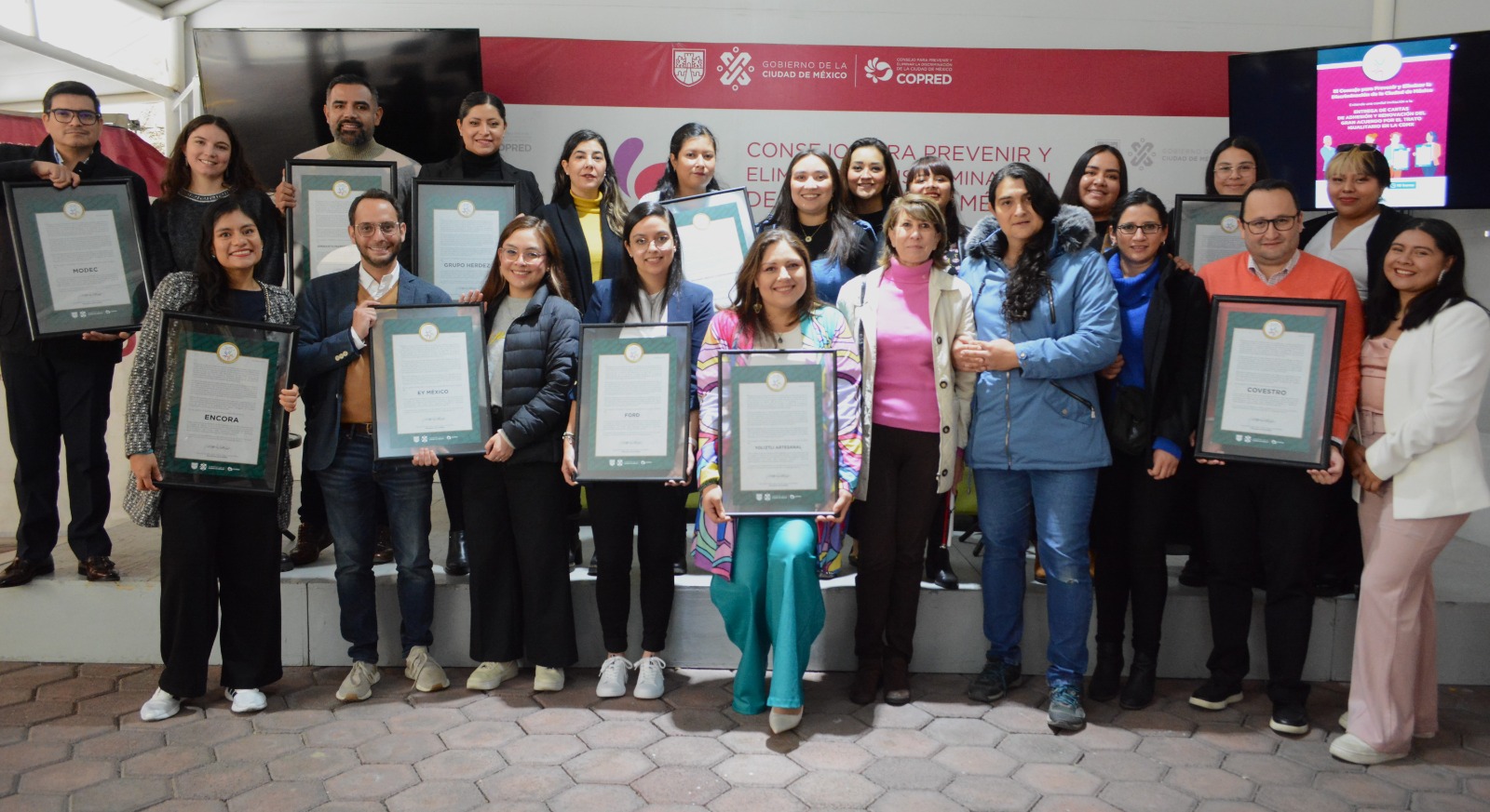 Foto de las y los integrantes de las empresas que forman parte del GATI